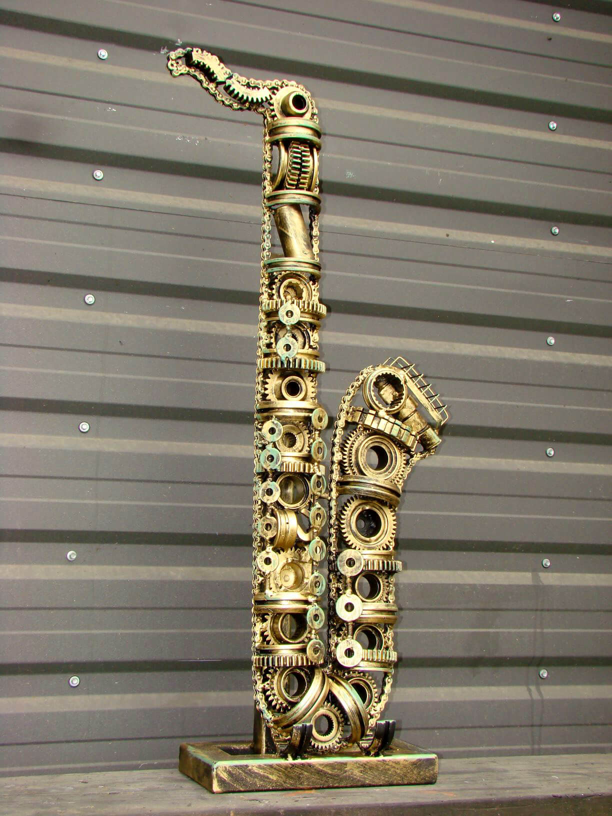 Hardness Stop by pay off Scultpura-Saxofon antichizat auriu podea/ perete obiect stil industrial